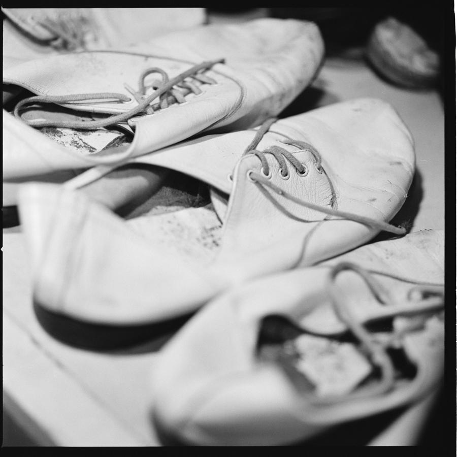 Les chaussures Zizi de Repetto de Serge Gainsbourg photographiées par Charlotte Gainsbourg