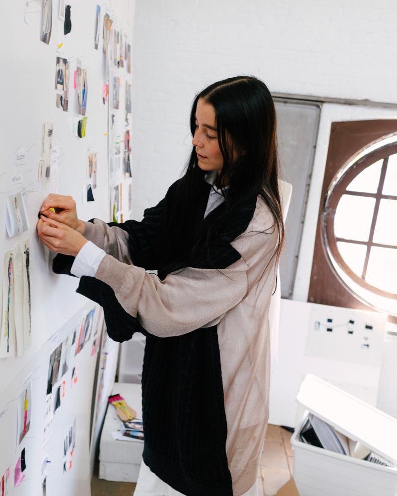 La créatrice de mode Julie Kegels, finaliste du Prix LVMH 2026