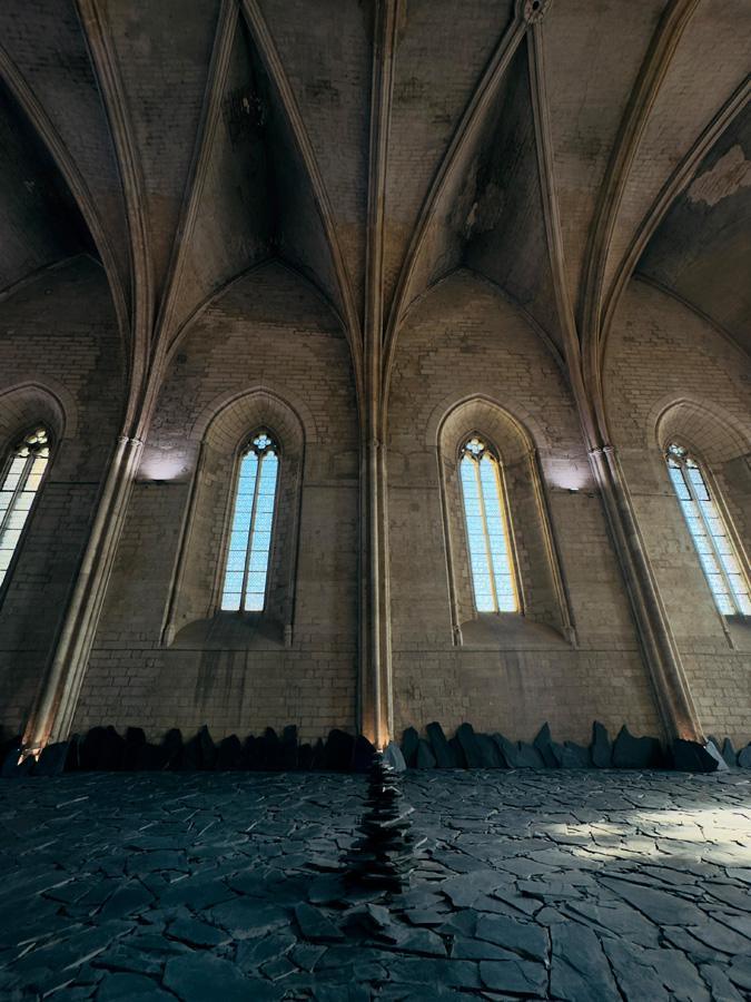 Exposition Relatum de Lee Ufan au Palais des Papes à Avignon