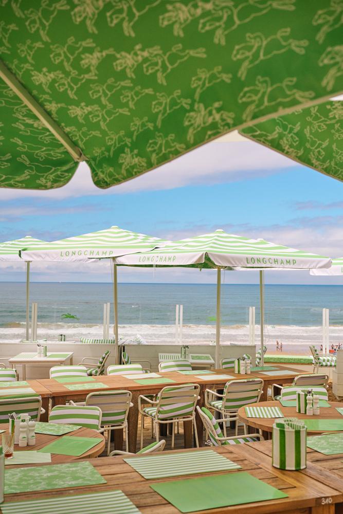La Plage Longchamp au Blue Cargo. © Longchamp.