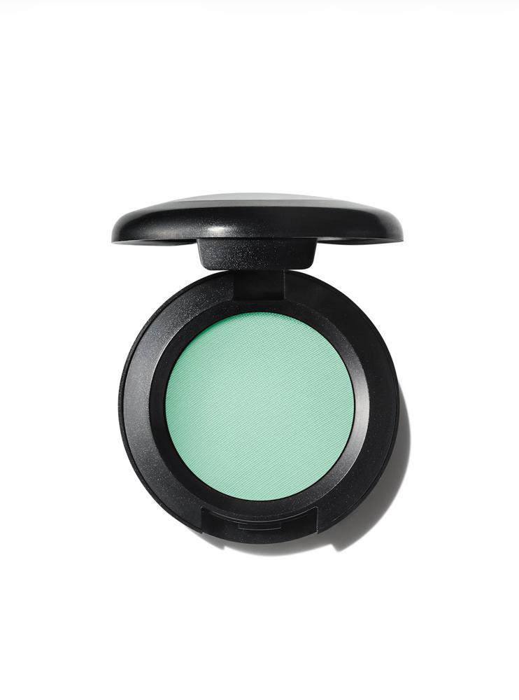 Le fard à paupière M.A.C bleu Tiffany.