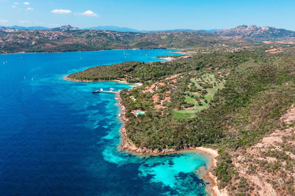 La vue panoramique de l’hôtel Capo d'Orso.