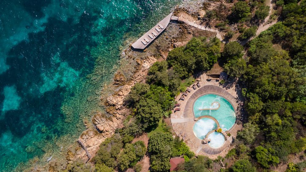 Le spa et piscine thalasso de l’hôtel Orso en Sardaigne.