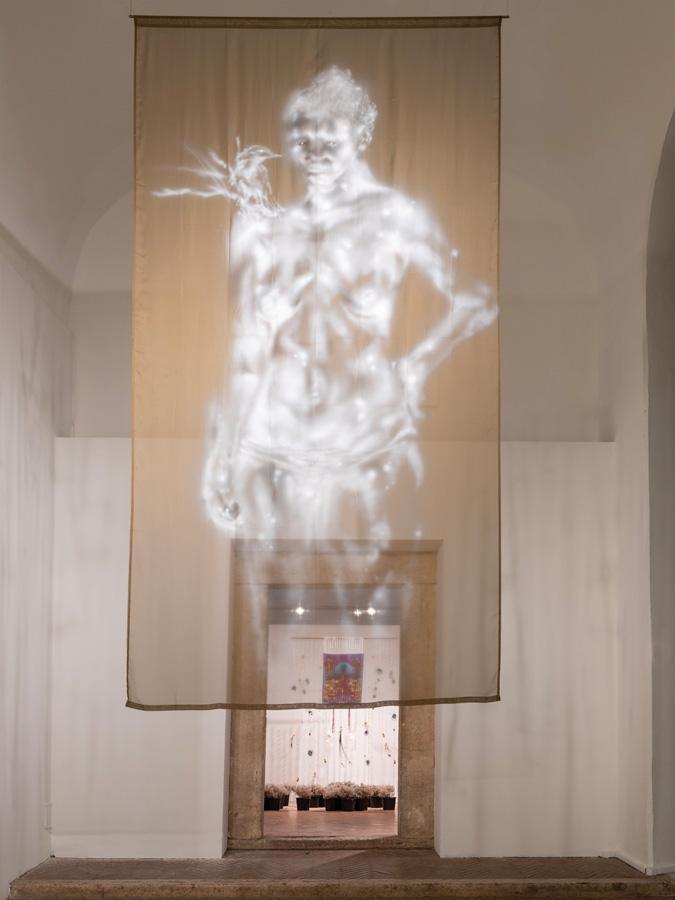Paul Maheke, Les ombres des gisant.e.s se tiennent debout (figures noires) (2026).