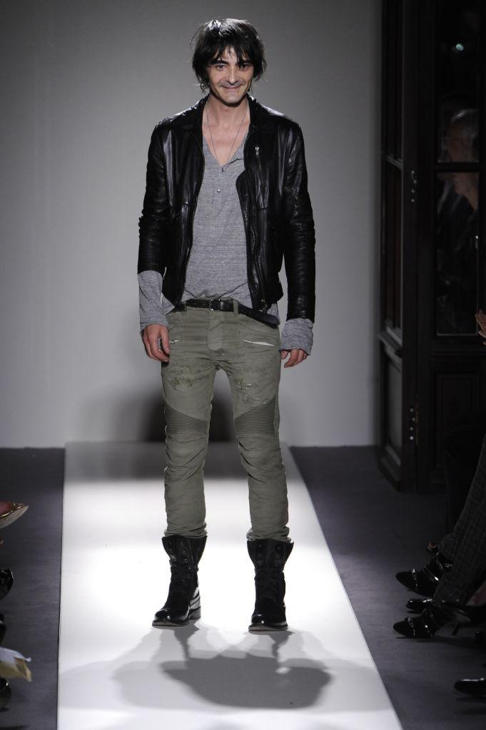 Christophe Decarnin au défilé Balmain printemps-été 2010. © Giovanni Giannoni/WWD/Penske Media via Getty Images.