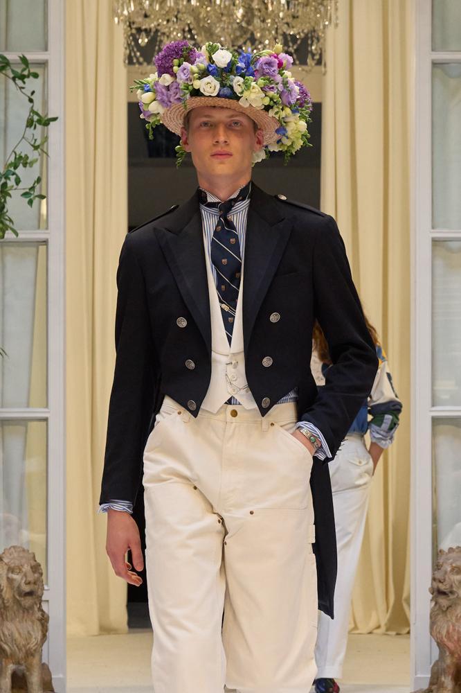 Chapeau de paille à fleur Ralph Lauren. © Ralph Lauren.