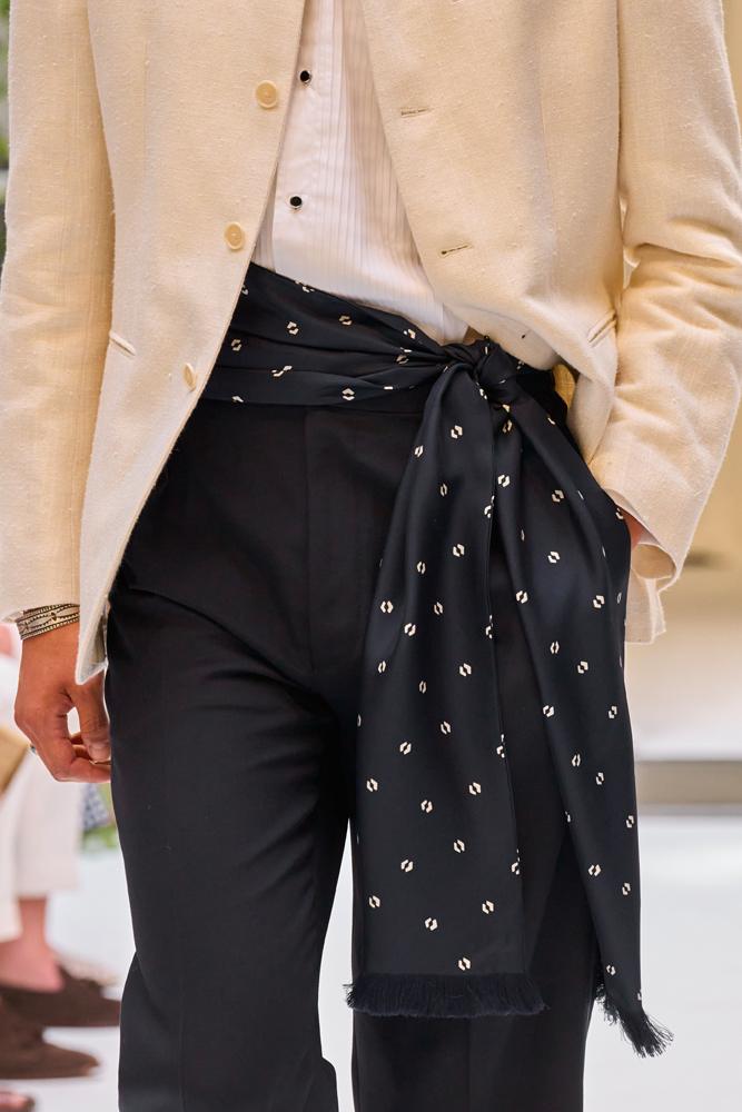 Foulard façon cummerbund Ralph Lauren. © Ralph Lauren.