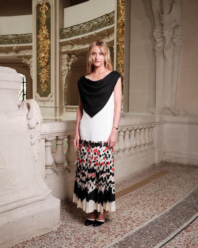 Sarah Pidgeon au défilé Chanel haute couture automne hiver 2026-2027.