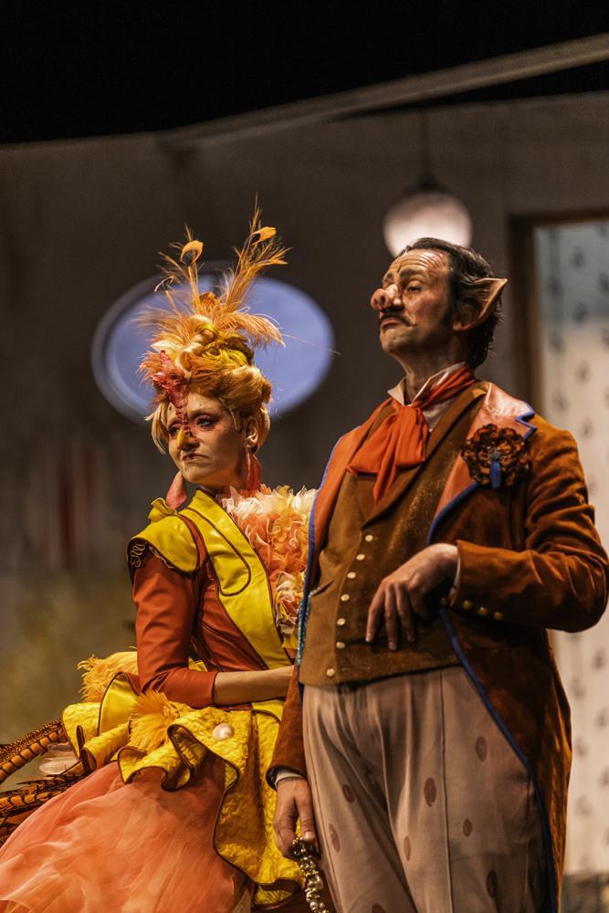 Le spectacle La vie parisienne de Jacques Offenbach, mis en scène par Valérie Lesort, au théâtre du Châtelet.