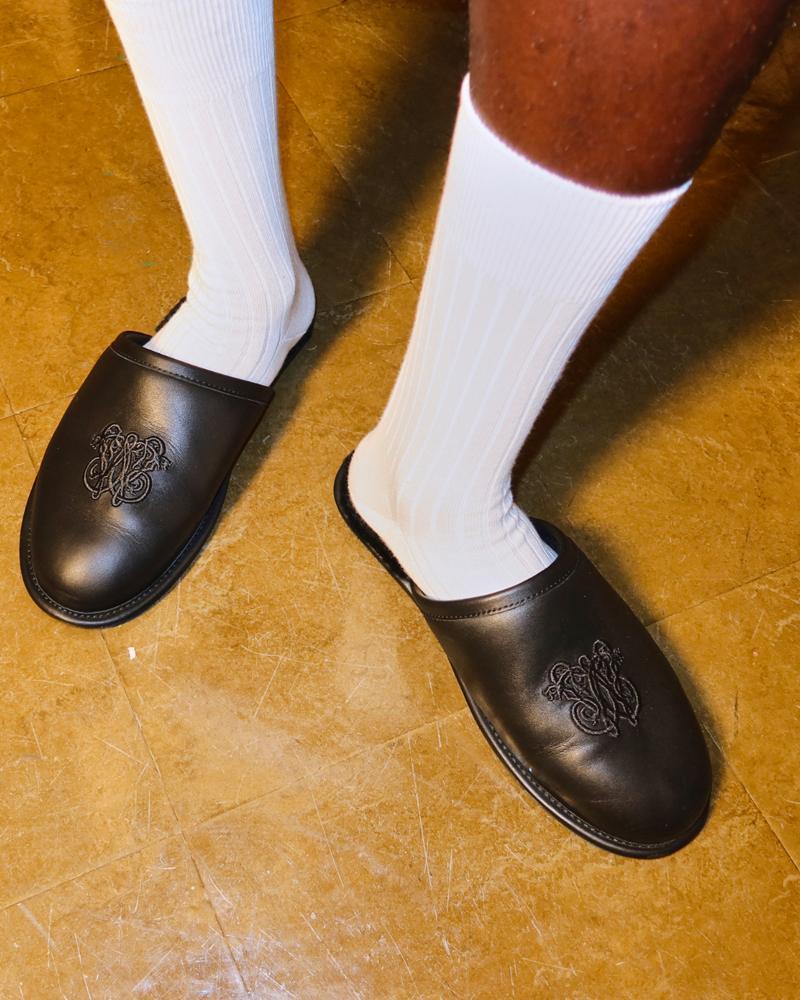 La collaboration Willy Chavarria et Ugg mules. © Willy Chavarria.